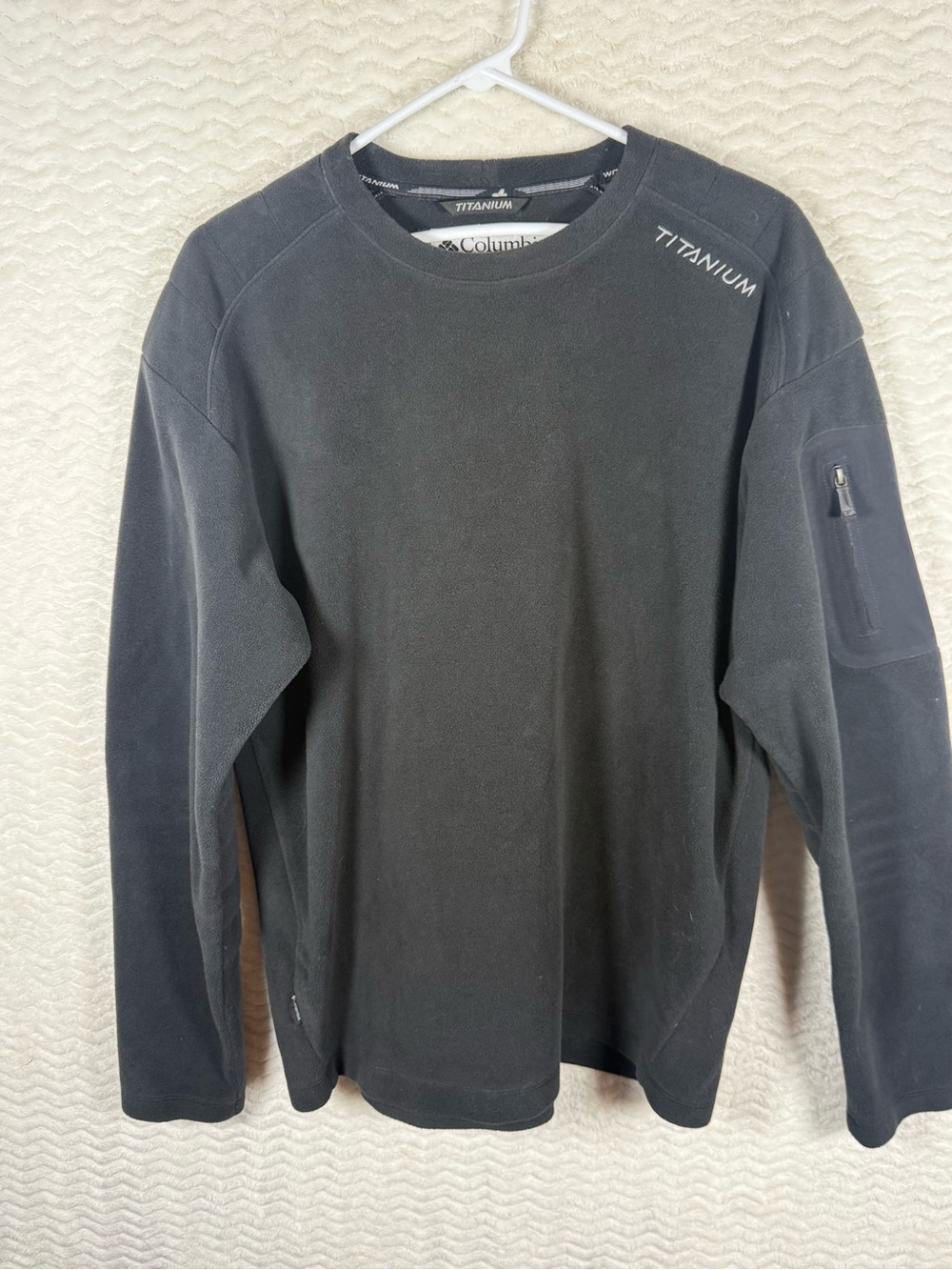 Columbia Titanium Men's Black Crewneck Fleece Pullover